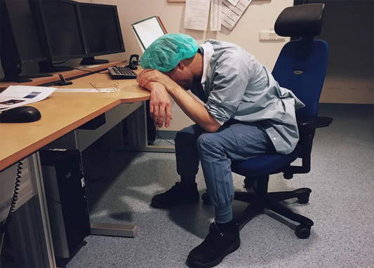 Trabajar mucho eleva riesgo de embolia cerebral